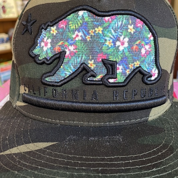 Top Level Camo hat - Picture 2 of 6